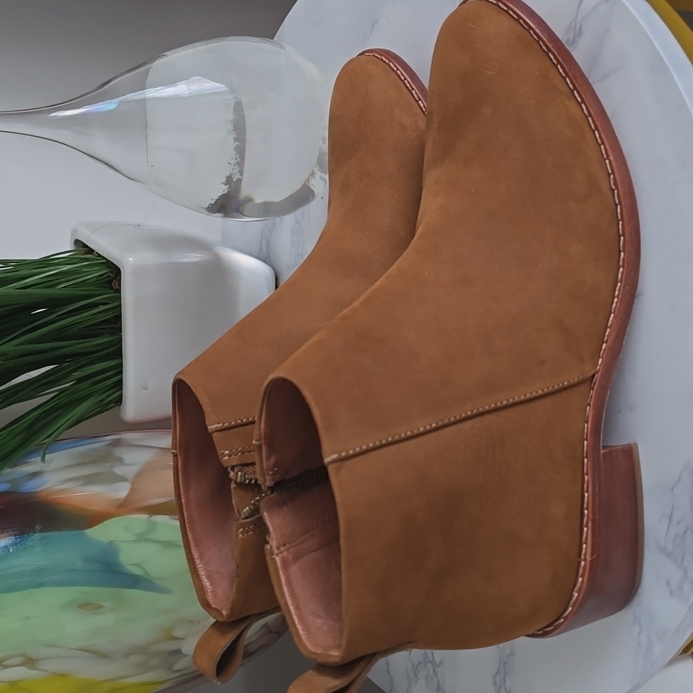 Ariana bohling boots